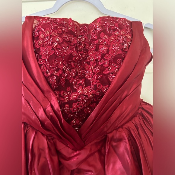 Burgundy Strapless Dress with Lace Appliqué - Picture 4 of 10